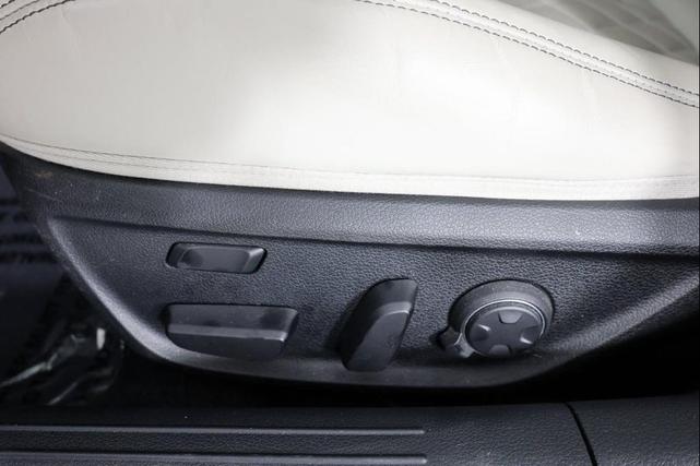 Photo of 2023 Mallorca Blue Genesis G70