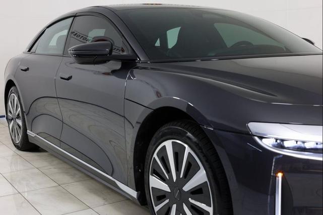 Photo of 2024 Quantum Gray Metallic Lucid Air