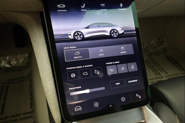 Photo of 2024 Quantum Gray Metallic Lucid Air