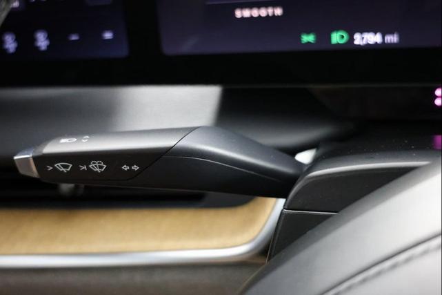 Photo of 2024 Quantum Gray Metallic Lucid Air