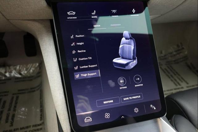 Photo of 2024 Quantum Gray Metallic Lucid Air