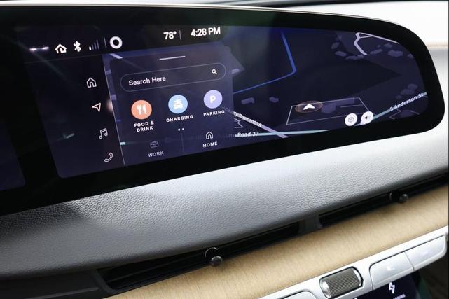 Photo of 2024 Quantum Gray Metallic Lucid Air