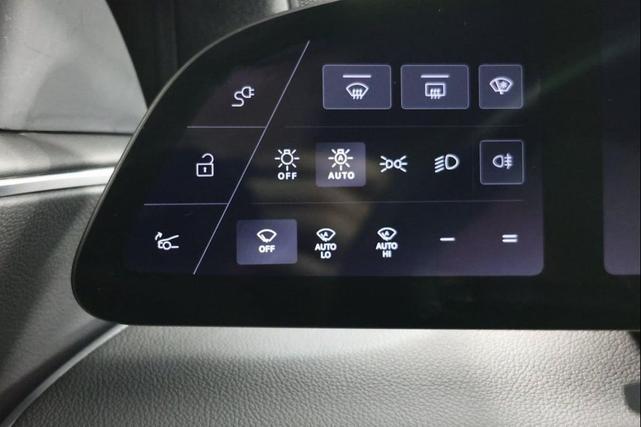 Photo of 2024 Quantum Gray Metallic Lucid Air
