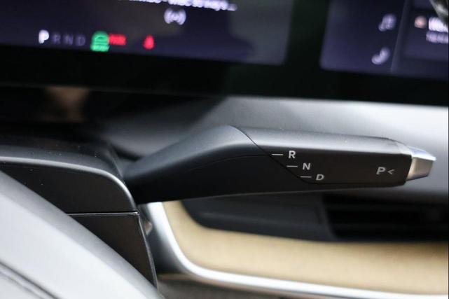 Photo of 2024 Quantum Gray Metallic Lucid Air