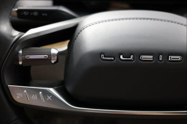 Photo of 2024 Quantum Gray Metallic Lucid Air