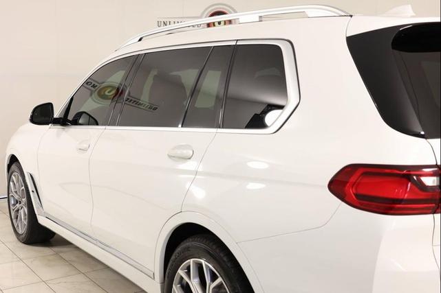 Photo of 2020 Alpine White BMW X7