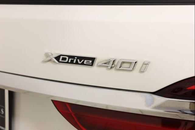 Photo of 2020 Alpine White BMW X7