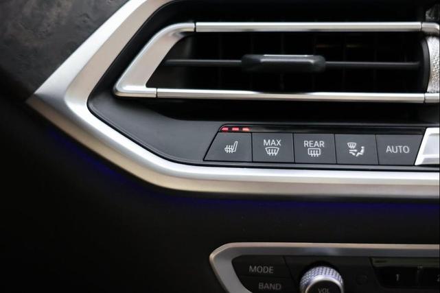 Photo of 2020 Alpine White BMW X7