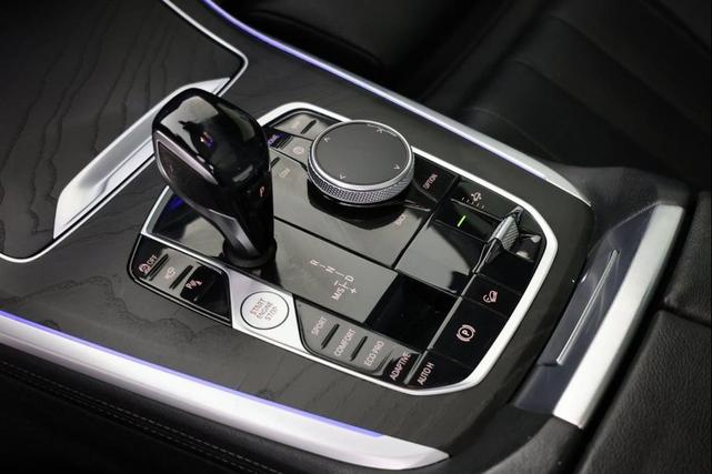 Photo of 2021 Carbon Black Metallic BMW X7