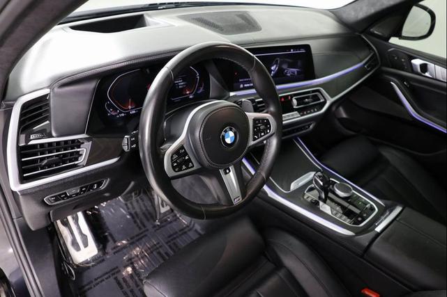 Photo of 2021 Carbon Black Metallic BMW X7