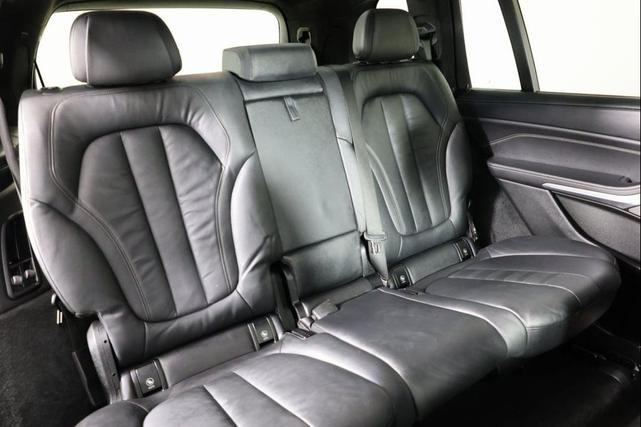 Photo of 2021 Carbon Black Metallic BMW X7