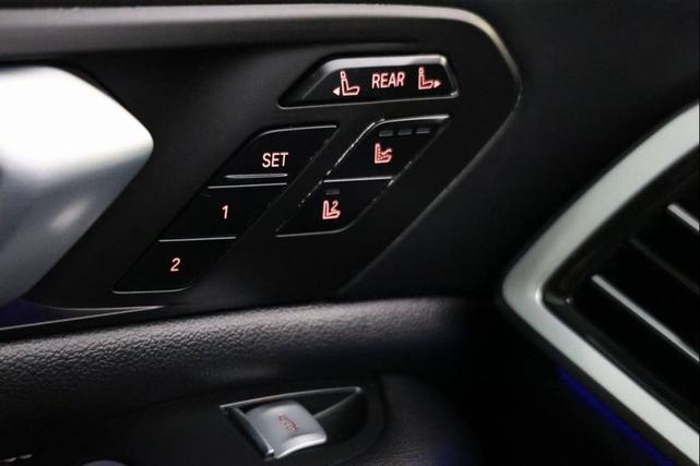 Photo of 2021 Carbon Black Metallic BMW X7
