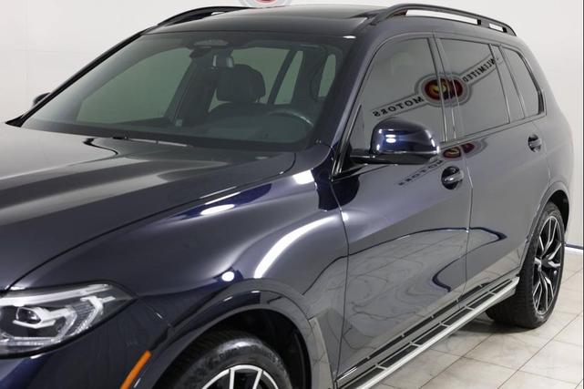 Photo of 2021 Carbon Black Metallic BMW X7