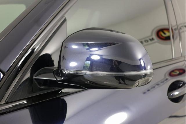 Photo of 2021 Carbon Black Metallic BMW X7