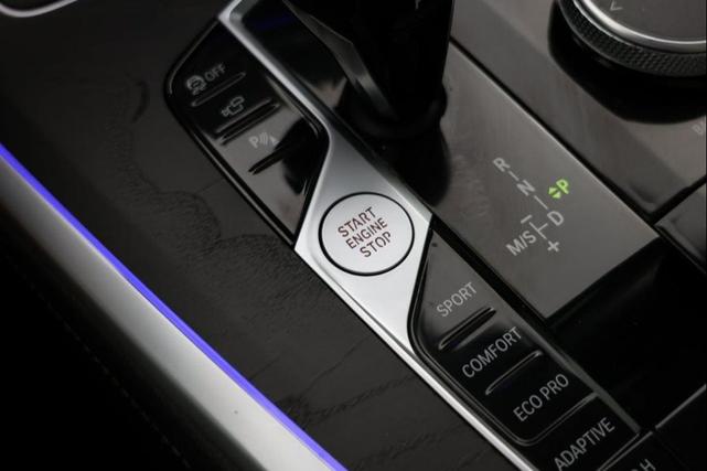 Photo of 2021 Carbon Black Metallic BMW X7