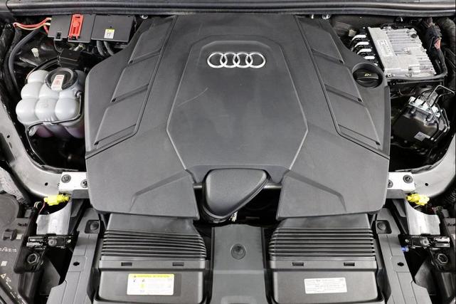 Photo of 2022 Samurai Gray Metallic Audi Q7