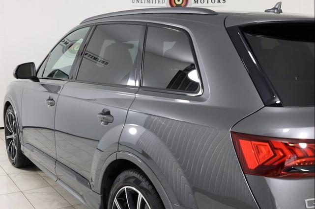 Photo of 2022 Samurai Gray Metallic Audi Q7