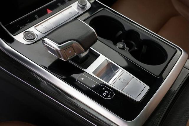 Photo of 2022 Samurai Gray Metallic Audi Q7
