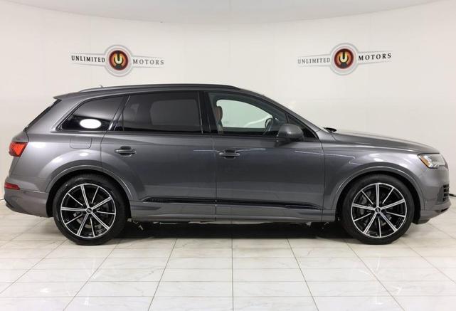 Photo of 2022 Samurai Gray Metallic Audi Q7