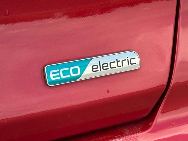 Photo of 2022 Runway Red Kia Niro EV