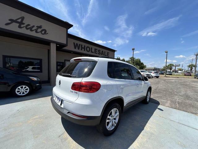 Photo of 2017 White Volkswagen Tiguan