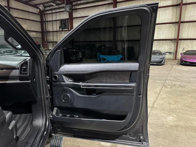 Photo of 2021 Magnetic Metallic Ford Expedition