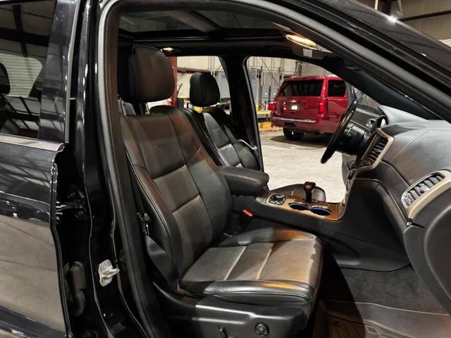 Photo of 2014 Brilliant Black Crystal Pearlcoat Jeep Grand Cherokee
