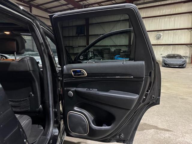 Photo of 2014 Brilliant Black Crystal Pearlcoat Jeep Grand Cherokee