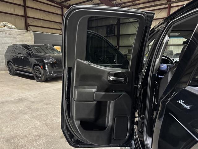 Photo of 2019 Black Chevrolet Silverado 1500