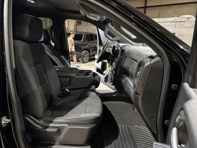 Photo of 2019 Black Chevrolet Silverado 1500