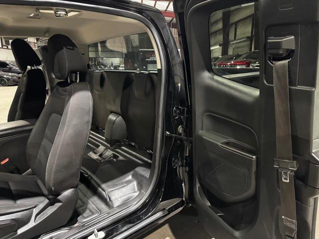 Photo of 2022 Black Chevrolet Colorado