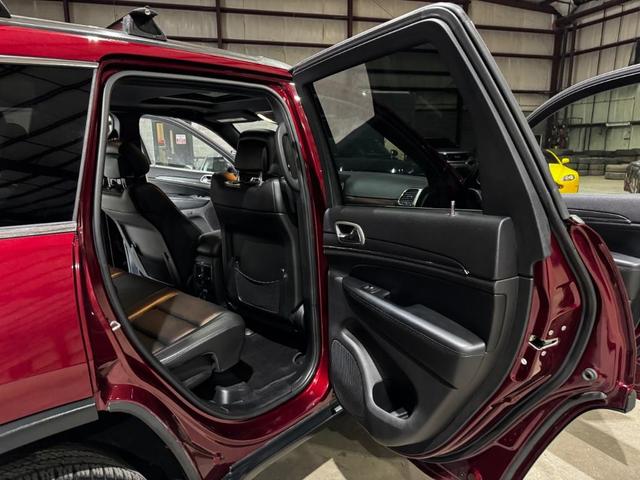 Photo of 2018 Velvet Red Pearlcoat Jeep Grand Cherokee