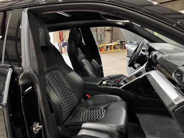 Photo of 2020 Black Lamborghini Urus