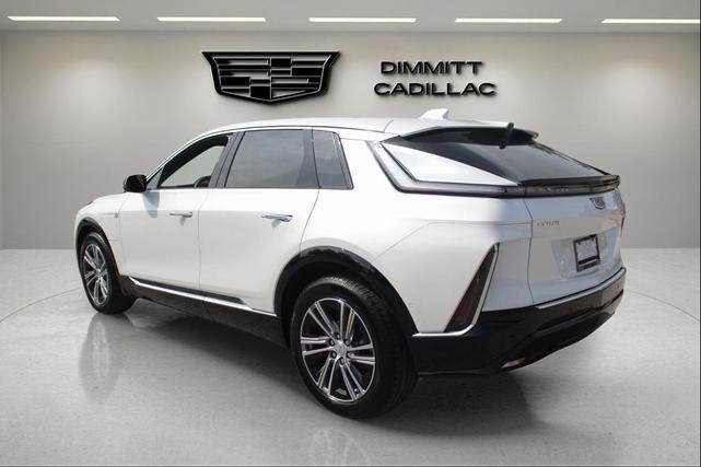 Photo of 2025 Crystal White Tricoat Cadillac LYRIQ