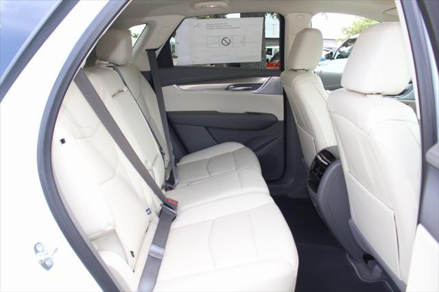 Photo of 2025 Crystal White Tricoat Cadillac XT5