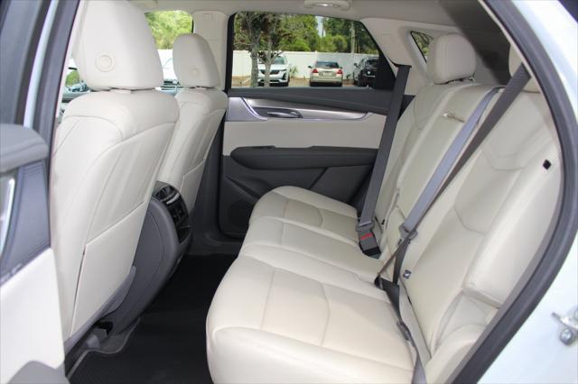 Photo of 2025 Crystal White Tricoat Cadillac XT5