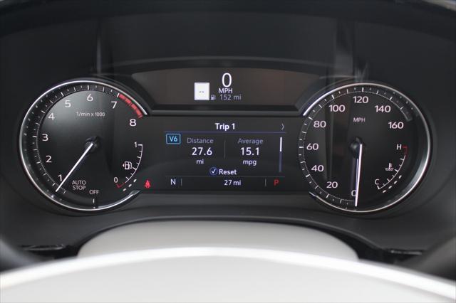 Photo of 2025 Crystal White Tricoat Cadillac XT5