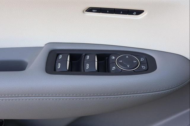 Photo of 2025 Emerald Lake Metallic Cadillac XT6