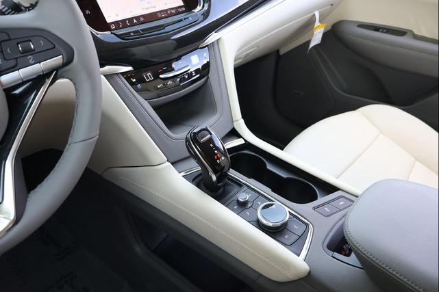 Photo of 2025 Emerald Lake Metallic Cadillac XT6