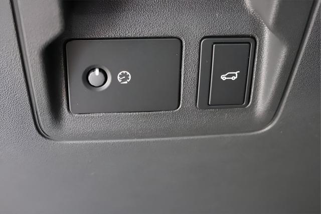 Photo of 2024 Zadar Grey Premium Metallic Land Rover Range Rover