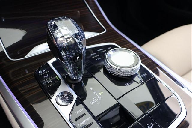 Photo of 2021 Mineral White Metallic BMW X5
