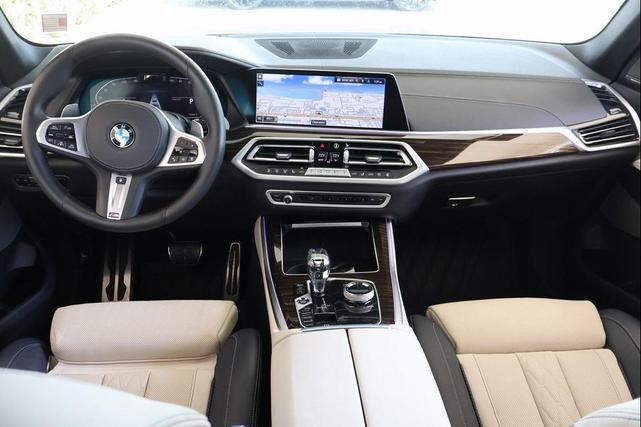 Photo of 2021 Mineral White Metallic BMW X5
