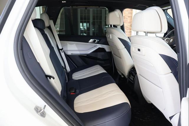 Photo of 2021 Mineral White Metallic BMW X5