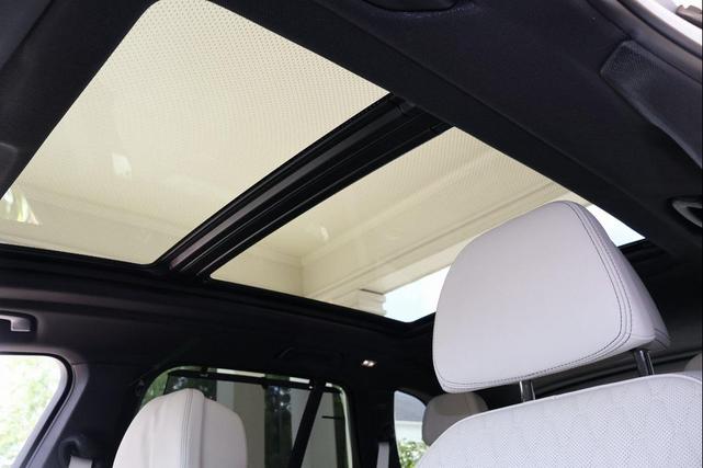 Photo of 2021 Mineral White Metallic BMW X5