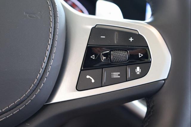 Photo of 2021 Mineral White Metallic BMW X5
