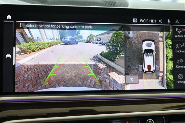 Photo of 2021 Mineral White Metallic BMW X5