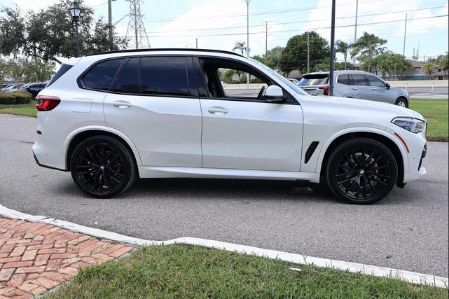 Photo of 2021 Mineral White Metallic BMW X5
