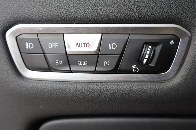 Photo of 2021 Mineral White Metallic BMW X5