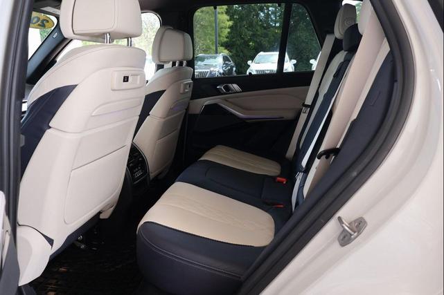 Photo of 2021 Mineral White Metallic BMW X5