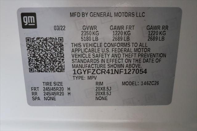 Photo of 2022 Crystal White Tricoat Cadillac XT4